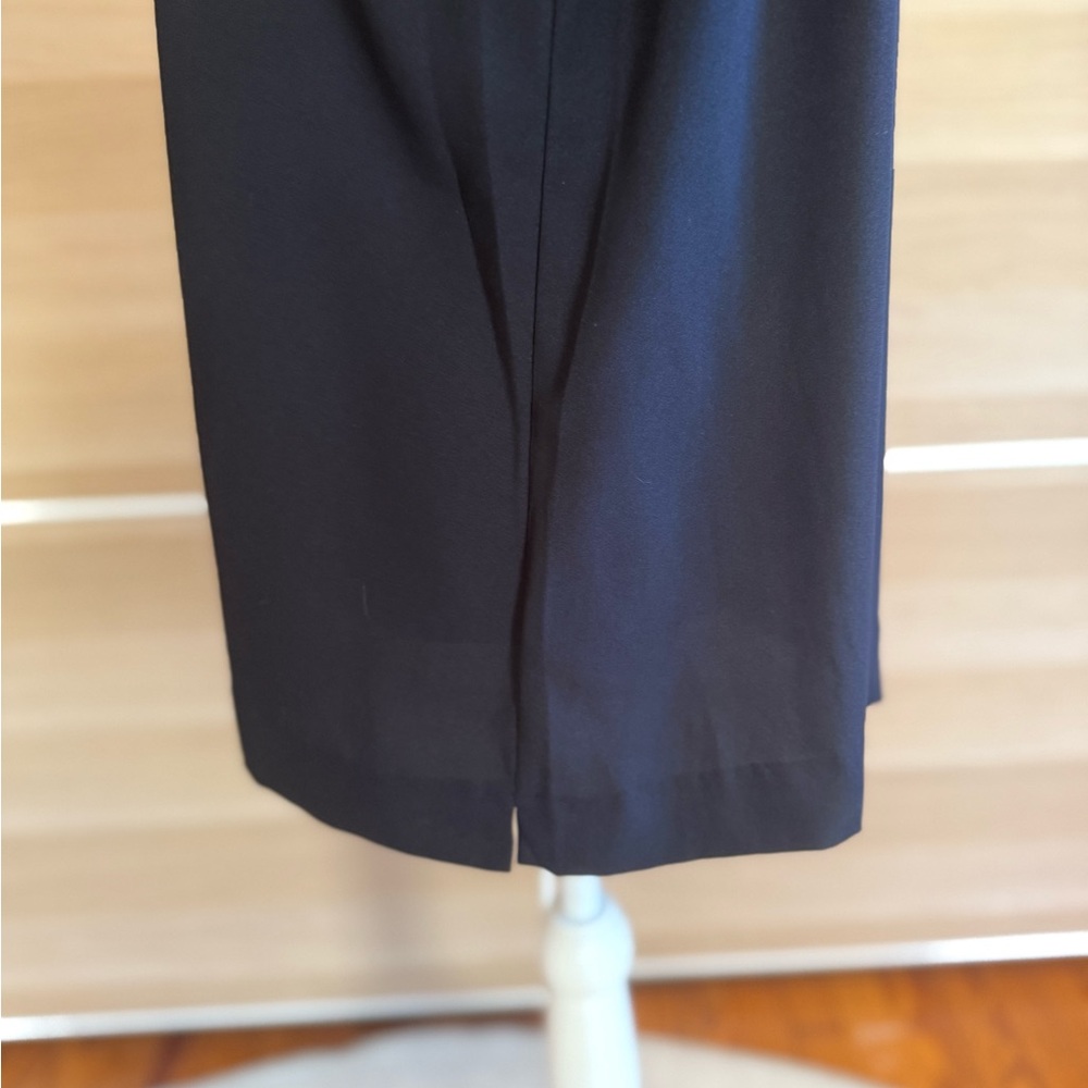 Lark & Ro Classic Black Blouse - Picture 4 of 10